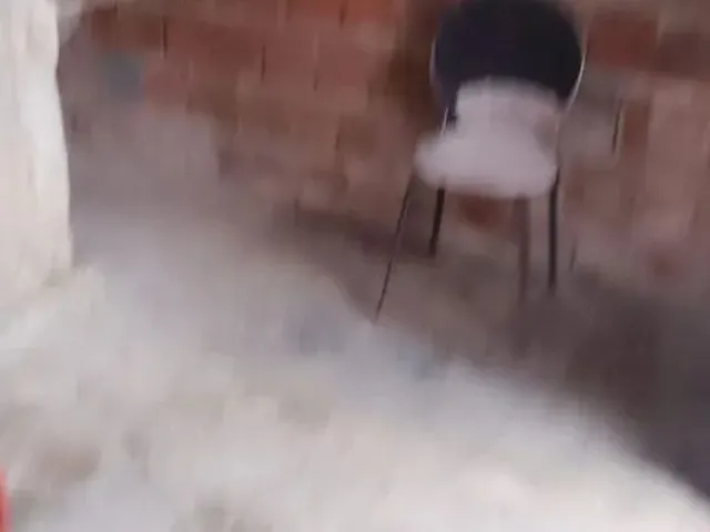 Imagem 5: Casa com 5 Cômodo e Terreno para Construir Deck Ainda Se Preferir