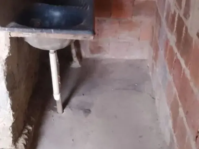 Imagem 6: Casa com 5 Cômodo e Terreno para Construir Deck Ainda Se Preferir