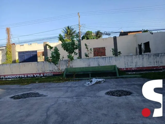 Imagem: O terreno possui 15 Vagas na garagem, 3.840m² de Área e