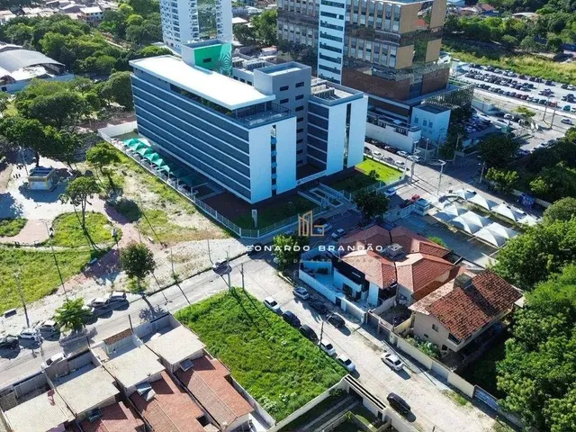 Imagem: Lote de Esquina Medindo 15M X 32M, Localizado