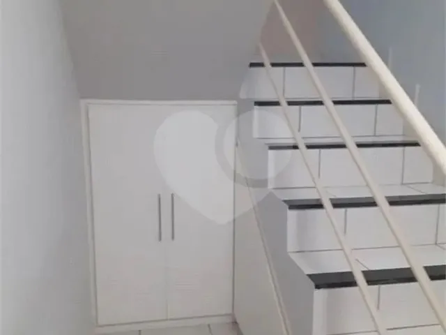 Imagem 3: Sobrado com 3 Quartos À Venda em Centro-Sul - Mt