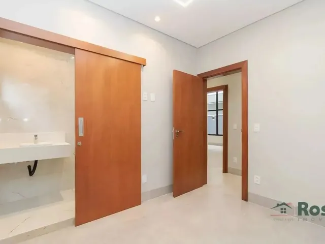 Imagem 8: Casa À Venda Recém Construida com 4 Suíte(S), Escritório, Cozinha Gourmet e Piscina