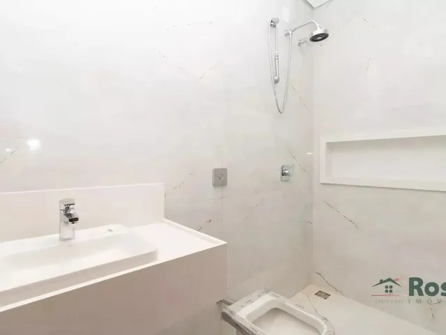 Imagem 4: Casa À Venda Recém Construida com 4 Suíte(S), Escritório, Cozinha Gourmet e Piscina
