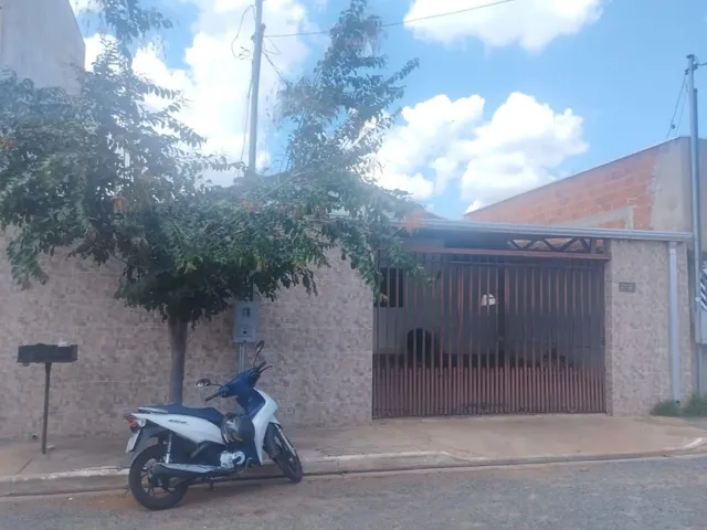Imagem: Vende-Se Uma Casa no Bairro Aurilia Curvo
