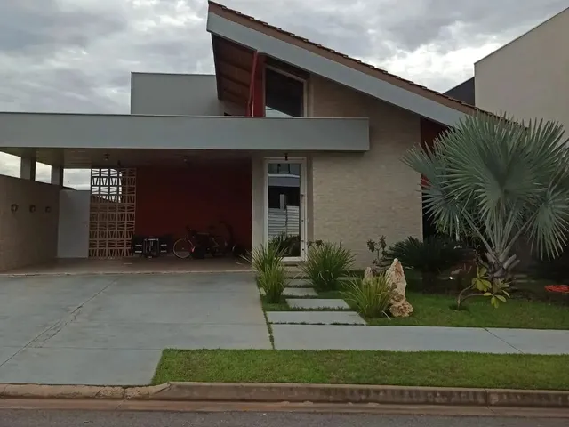Imagem: Casa À Venda 2 Quartos, 2 Suites, 4 Vagas