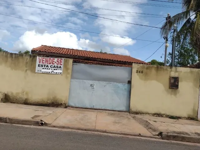Imagem: A casa possui 2 Dormitórios, 1 Banheiro, 1 Vaga na garagem
