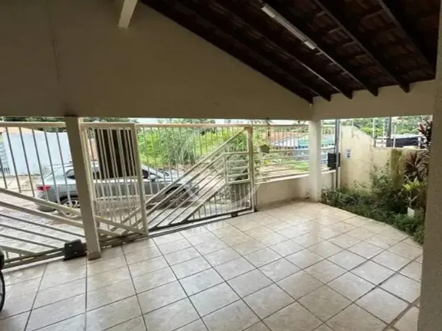 Imagem: Ampla Casa Próxima Ao Centro de Várzea