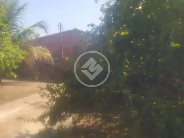 Imagem: A casa possui 3 Dormitórios, 1 Banheiro, 5 Vagas na