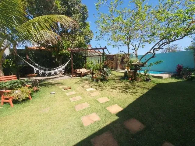 Imagem: Casa 4 Quartos, Quintal Grande com Piscina