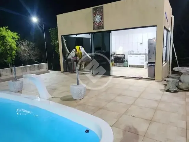 Imagem: Casa no Condominio com 4 Quartos Sendo 2