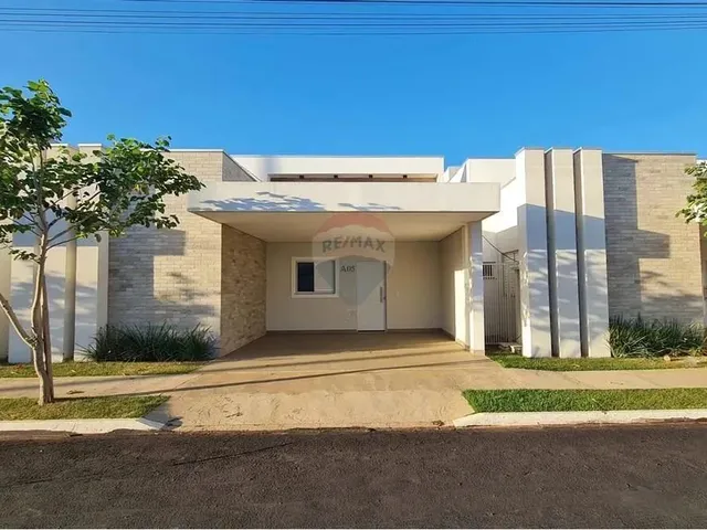 Imagem: A casa em condomínio possui 3 Dormitórios, 1 Suíte, 2 Banheiros