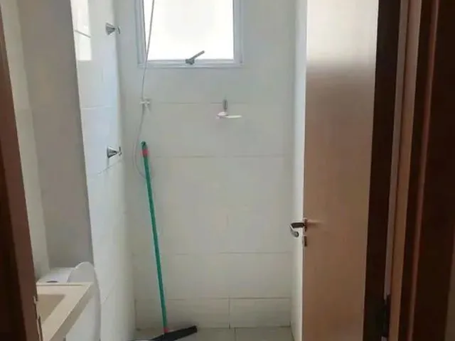 Imagem: O apartamento possui 2 Dormitórios, 1 Banheiro, 1 Vaga na