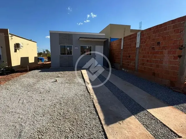 Imagem: A casa possui 2 Dormitórios, 1 Banheiro, 5 Vagas na