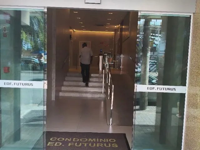 Imagem: Sala com Vaga de Garagem e Banheiro Privativo