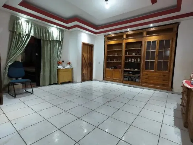 Imagem 2: Casa Ampla À Venda - Oportunidade Imperdível!