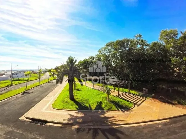 Imagem: Terrenos Residenciais e Comerciais À Venda