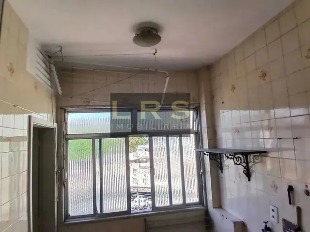 Imagem 9: Ótimo Apartamento com 91M², de Frente, Oferecendo Conforto e Funcionalidade