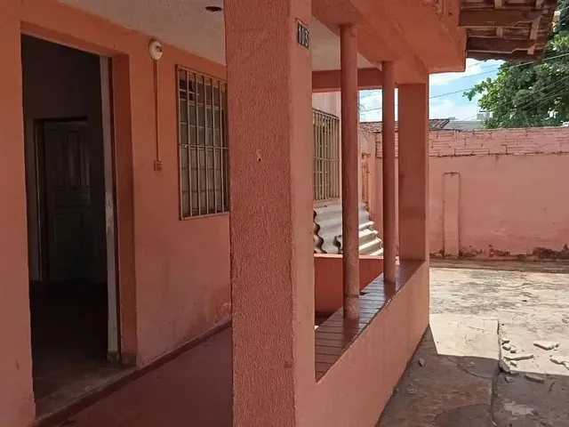 Imagem: Casa À Venda com 3 Quartos, 179,00 M²