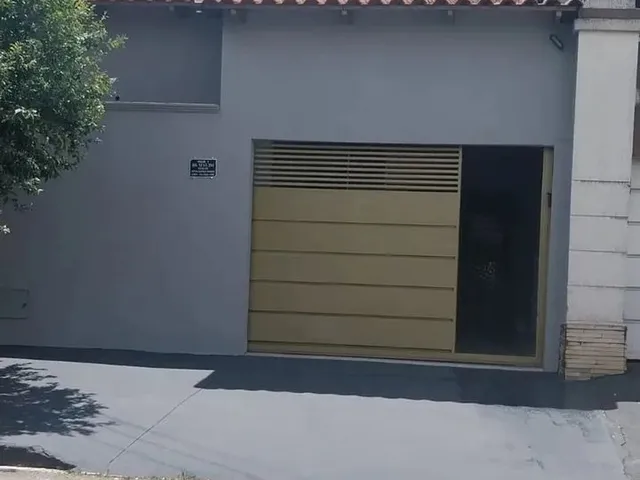 Imagem: Setor Castelo Branco Casa de Rua com 3 Quarto(S)