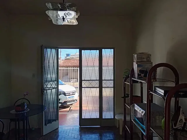 Imagem 8: Imóvel para Venda com 254 Metros Quadrados com 3 Quartos em Setor Coimbra - Goiânia - Go
