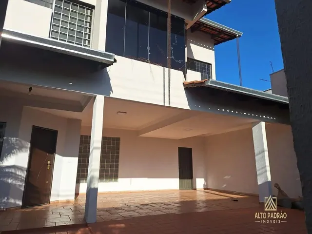 Imagem: 1011- Sobrado com 5 Quartos, Sendo 2 Suítes