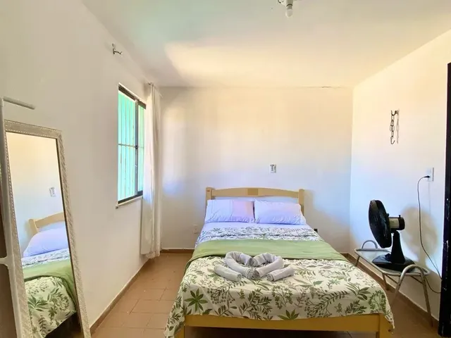 Imagem: A casa possui 1 Dormitório, Acomodam 4 pessoas, 2 Vagas na