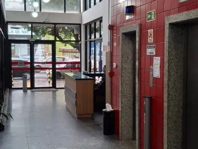 Imagem 2: Sala Mobiliada no Centro de Canoas com 2 Consultórios