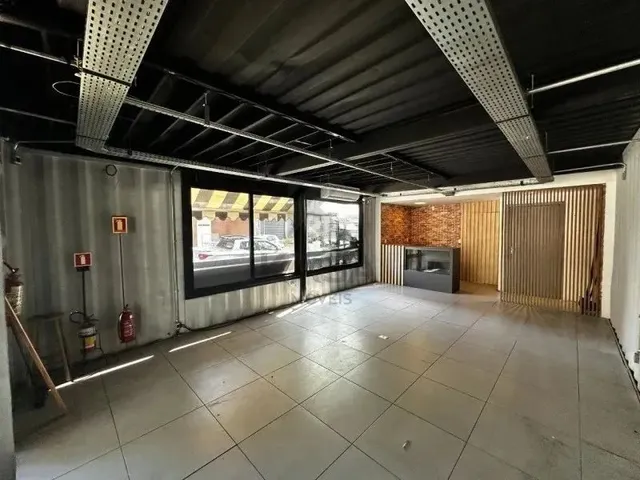 Imagem 8: Loja Comercial com Deck Externo para Locação em Avenida Principal Próximo Ao