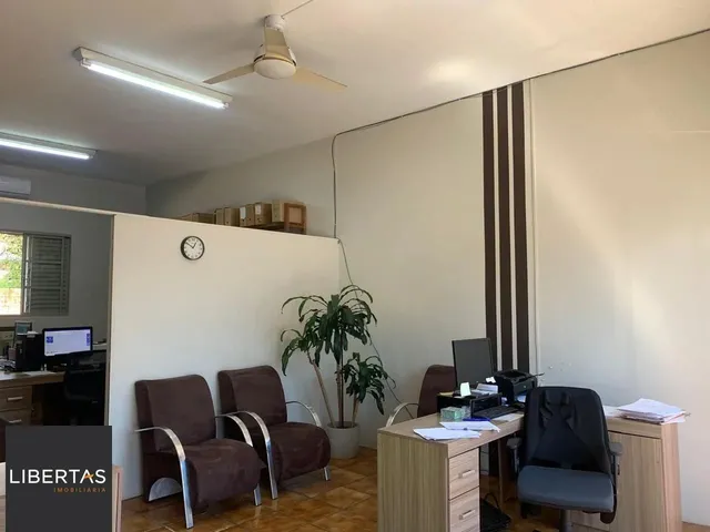 Imagem 12: Loja em Centro Galpão / depósito com 3 vagas na garagem