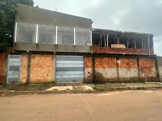 Imagem 1: Sobrado À Venda no Sol Nascente Trecho 2