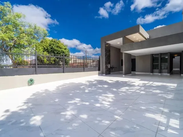 Imagem 1: Imóvel para Venda com 200 Metros Quadrados com 3 Quartos em Taguatinga Norte - Brasília