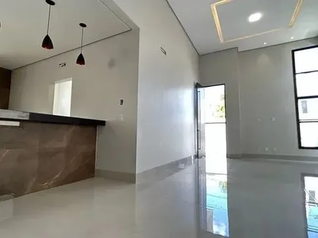Imagem 2: Belíssima Casa no Parkway a Venda