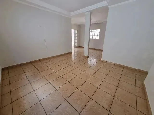 Imagem 4: Ótima Casa a Venda no Setor Tradicional