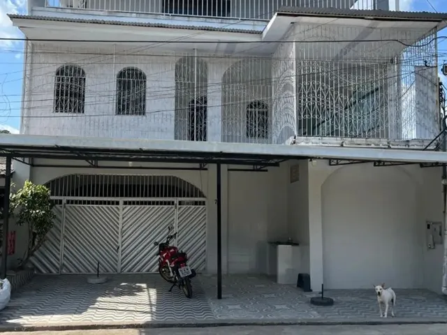 Imagem: Casa Tríplex de 450M² de Área Construída