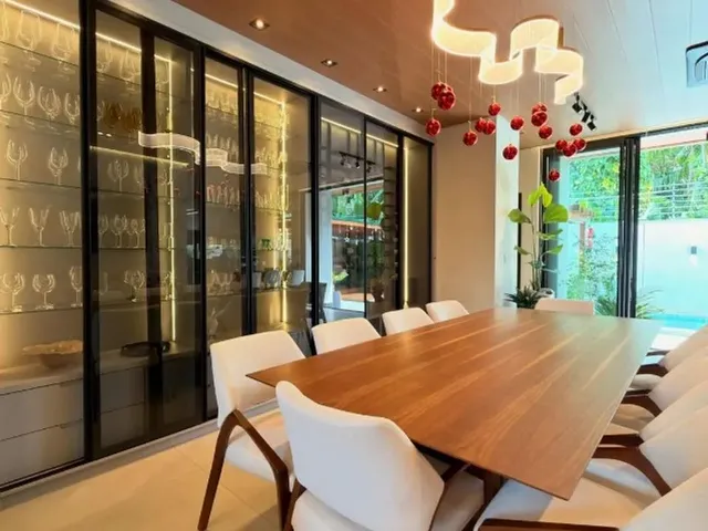 Imagem 16: Casa Nova de Alto Padrão no Condomínio Bosque Imperial, 4 Suítes, Mobiliada