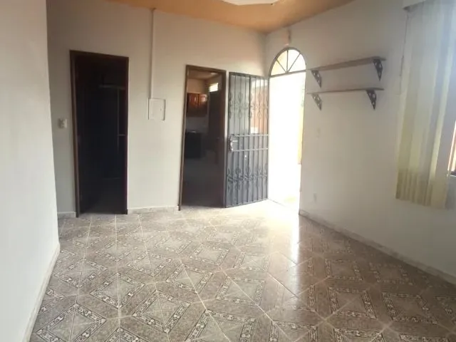 Imagem 10: Aleixo, Conj. João Bosco I, Casa C/Área 375M2, 3 Quartos, Espaço Externo Amplo