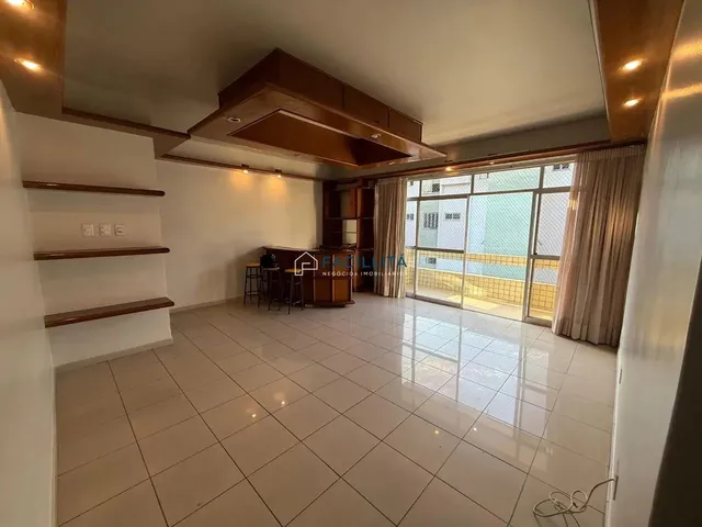 Imagem 1: Apartamento À Venda no Adrianópolis,Amplo, Bem Localizado e com Potencial De