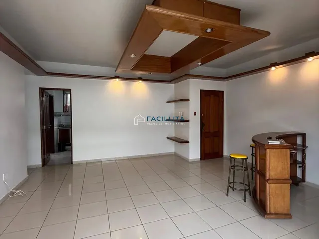 Imagem 10: Apartamento À Venda no Adrianópolis,Amplo, Bem Localizado e com Potencial De