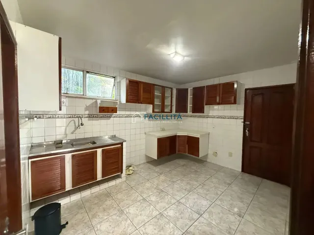 Imagem 14: Apartamento À Venda no Adrianópolis,Amplo, Bem Localizado e com Potencial De