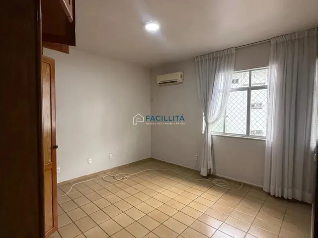 Imagem 5: Apartamento À Venda no Adrianópolis,Amplo, Bem Localizado e com Potencial De
