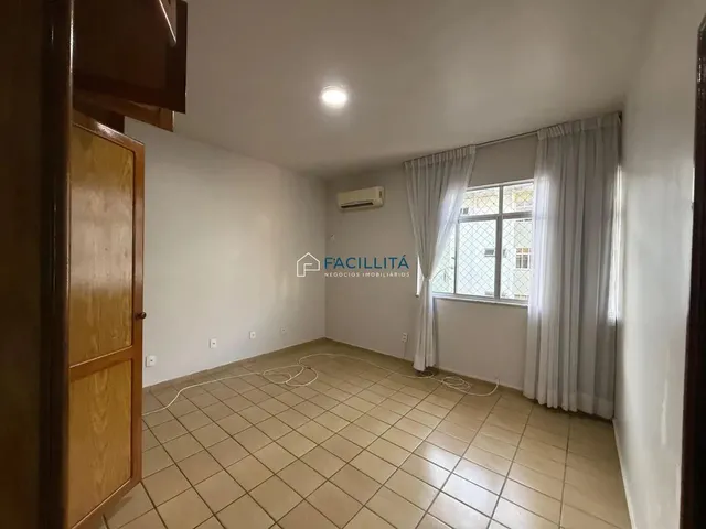 Imagem 9: Apartamento À Venda no Adrianópolis,Amplo, Bem Localizado e com Potencial De