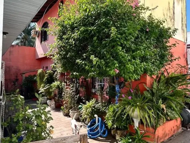 Imagem 13: Japiim, Prox. a Praça. Casa + Apartamento, Piscina e 3 Vgs