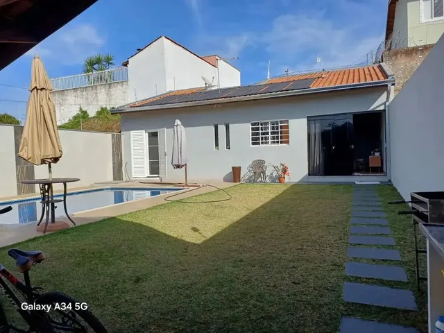 Imagem: Vendo Casa com Piscina Bem Localizada no
