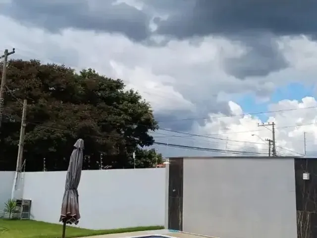 Imagem 2: Vendo Casa com Piscina Bem Localizada no Conjunto Canaranas - Aceito Proposta