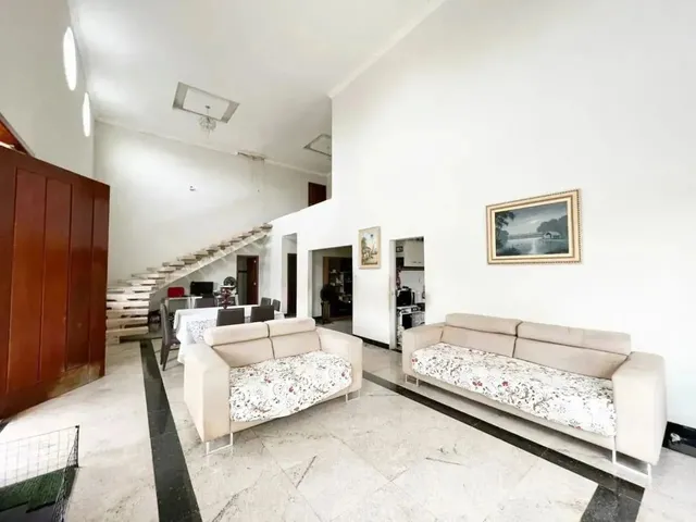 Imagem: A casa em condomínio possui 5 Dormitórios, 6 Suítes, 5