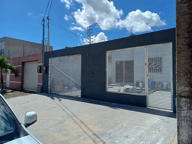 Imagem 8: Casa Moderna com Piscina e Conforto