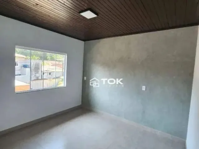 Imagem: Casa com 02 Dormitórios no Piso Superior
