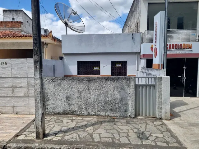 Imagem: A casa possui 2 Dormitórios, 1 Banheiro e está localizado