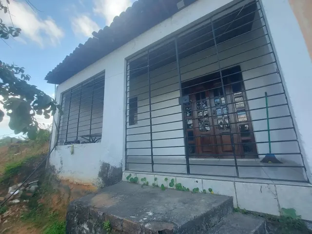 Imagem: A casa possui 2 Dormitórios, 1 Banheiro, 1 Vaga na garagem