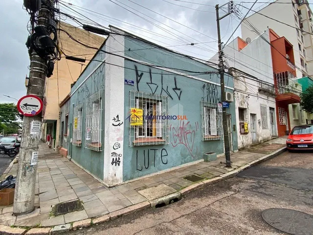 Imagem: Casa de Esquina com 64M², Próximo Ao Cais